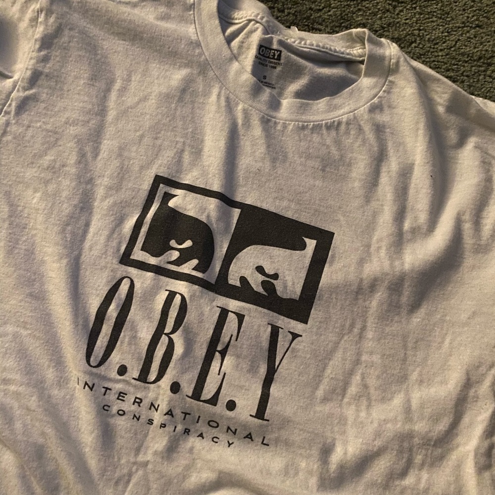 Obey tee shirt